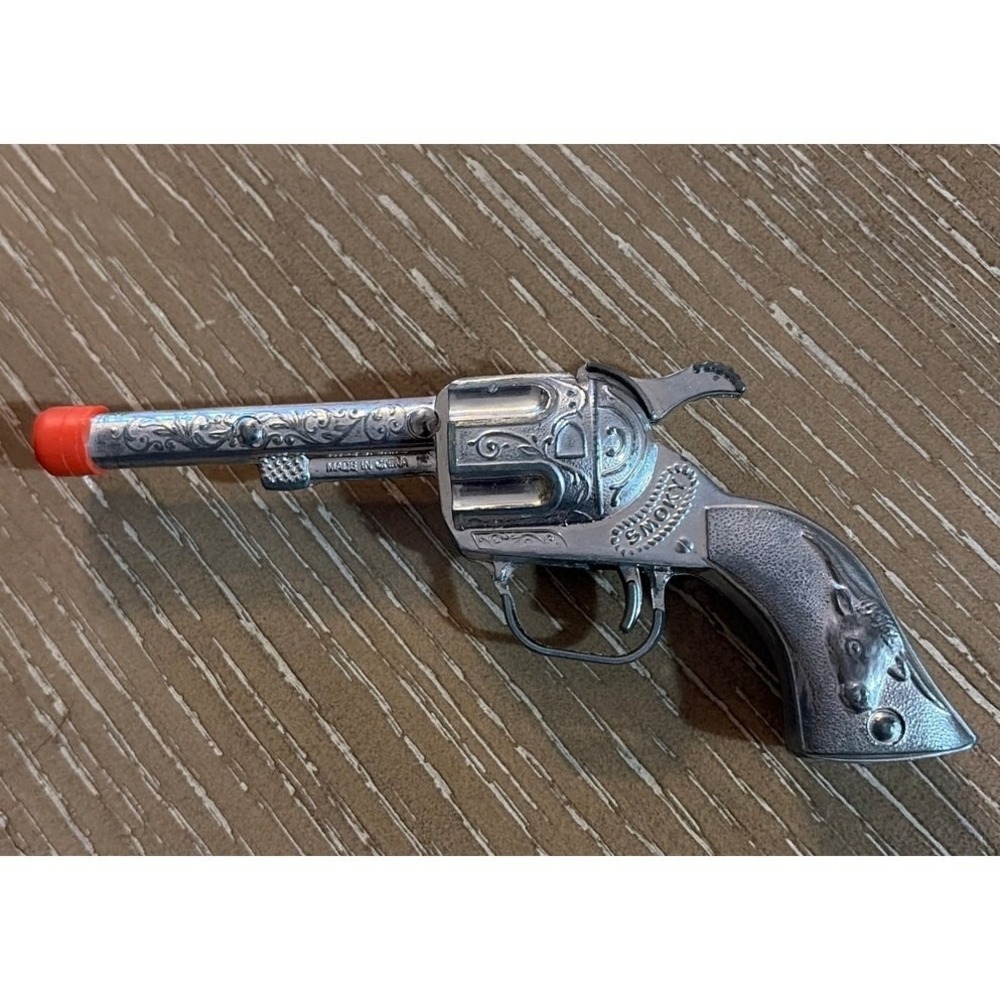 VINTAGE HUBLEY "SMOKY" SINGLE SHOT METAL TOY CAP GUN